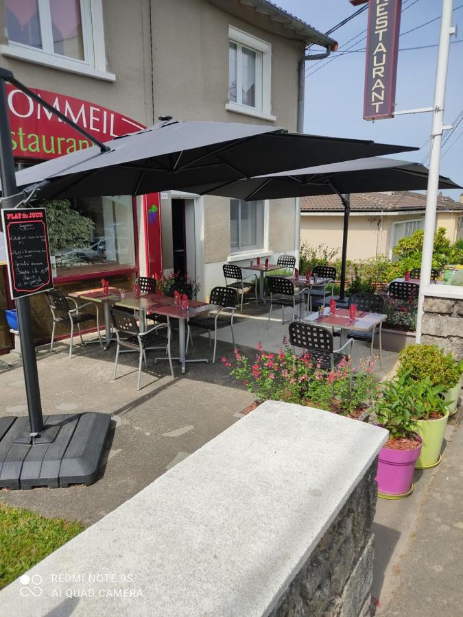 Hôtel Le Pommeil Guéret Exterior foto